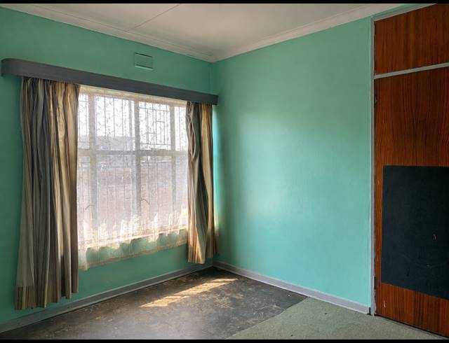 4 BEDROOM FREEHOLD FOR SALE IN VANDERBIJLPARK CE 3
